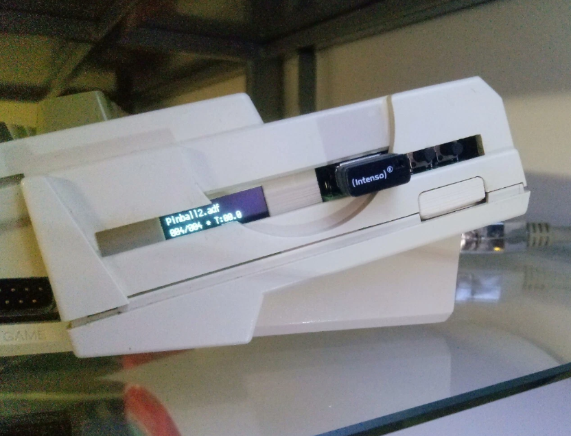 Interno, en lugar de la disquetera